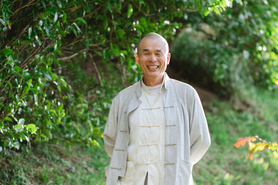 Yuan Tze – lachend